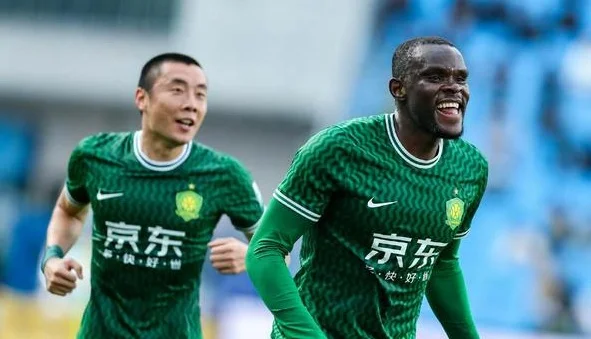 合同剩2个月，国安外援遭沙特挖角，李明引援提前布局 保证三后卫