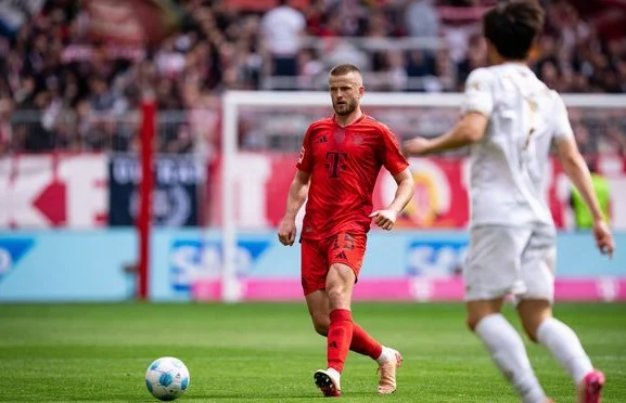 3-0！奥利塞独造2球，拜仁一箭双雕，凯恩距生涯首冠一步之遥相关图六