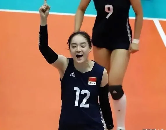 殷小岚被诟病传球差但她传球风格最符合国家队！她才最应被培养