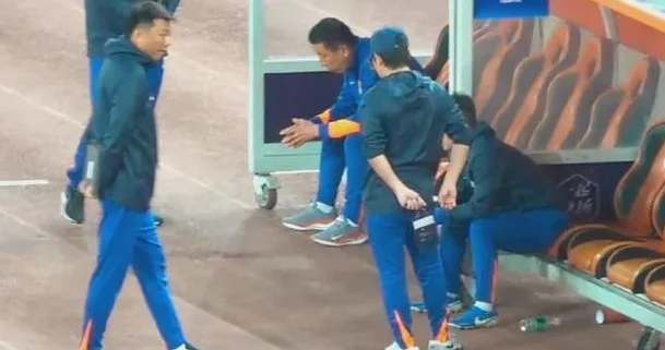 1-1大冷！泰山队主场送李霄鹏1分，崔康熙被爆血压高，缺席发布会