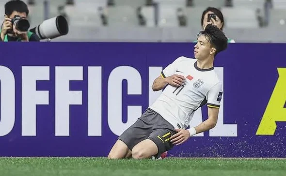 4-2！王钰栋一战创下2大新纪录，董路曾预言：他踢中超都难