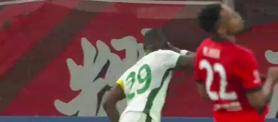 1-1！海港大将“狮子甩头”破门，国安队长伤退，丢球3分后扳平