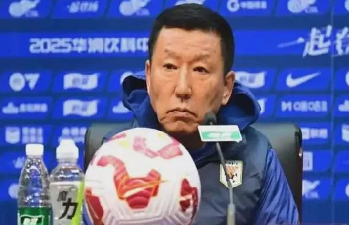 1-1大冷！泰山队主场送李霄鹏1分，崔康熙被爆血压高，缺席发布会相关图三