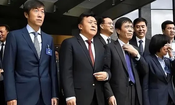 中超再曝大鱼，涉及名帅，名记：能定高洪波在家滑跪距离有多远相关图三