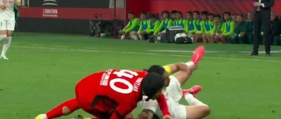 1-1！海港大将“狮子甩头”破门，国安队长伤退，丢球3分后扳平相关图二