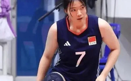 殷小岚被诟病传球差但她传球风格最符合国家队！她才最应被培养相关图二