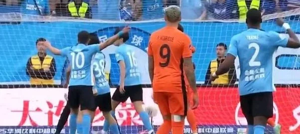 侯永永进球 大连英博主场 3-2 力克云南玉昆，继续冲击季后赛席位