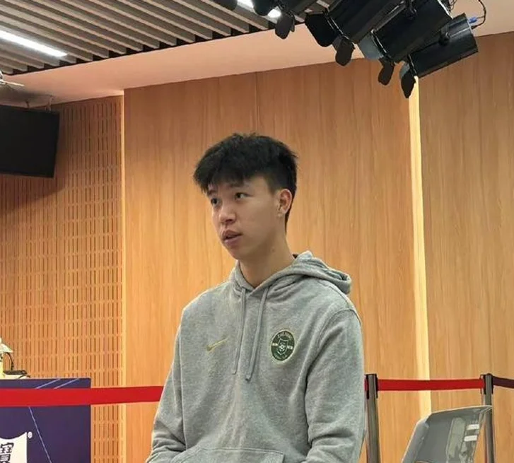 懂球帝中超MVP丨王钰栋：教练和家人都告诫我要保持谦逊相关图二