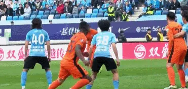 超级世界波！韩子龙轰中超处子球，7年终圆梦，复刻C罗任意球相关图四