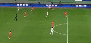随着泰山1-1，国安2-1，中超积分榜更新，上海海港跌出前三相关图四