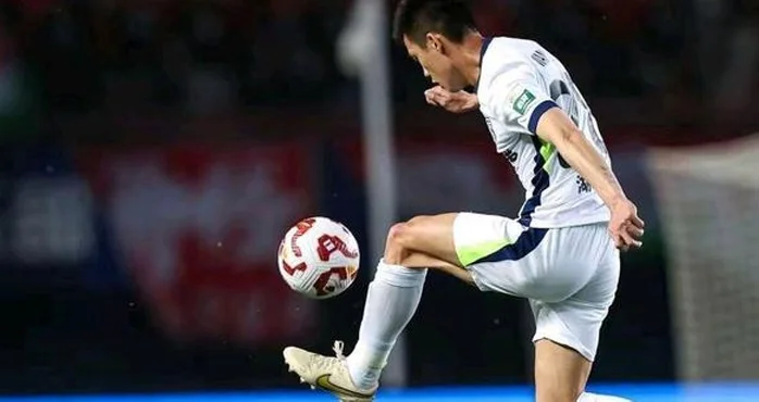 后来居上！武汉三镇客场2-1逆转河南，积分榜排名升至第十一位相关图八