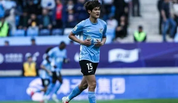 侯永永进球 大连英博主场 3-2 力克云南玉昆，继续冲击季后赛席位相关图四
