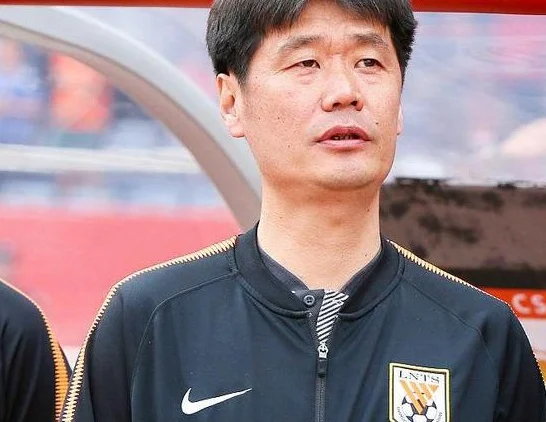 泰山对海牛需要给李霄鹏面子？可以，大胜海牛，李霄鹏下课就行