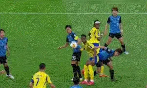 2-3大冷门，无缘亚冠决赛，C罗中横梁+倒钩失败+多次任意球无果相关图四