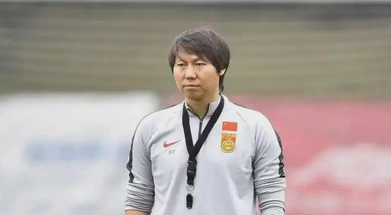 李铁痴心妄想！专家：法律早有明确规定 国足外教受贿也得判刑
