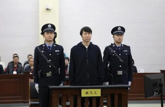 尘埃落定！李铁减刑愿望成空，央视透露内情，收监后或被剃光头相关图三