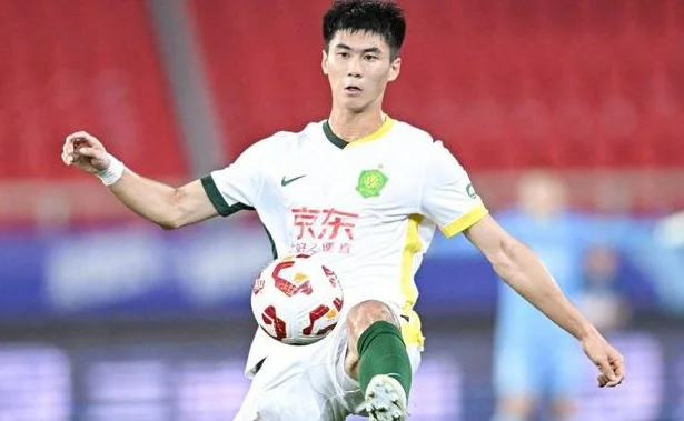 随着泰山1-1，国安2-1，中超积分榜更新，上海海港跌出前三相关图二