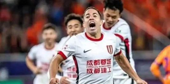中超积分形势：申花0-1让出榜首，蓉城登顶！邵佳一反超于根伟2分相关图二