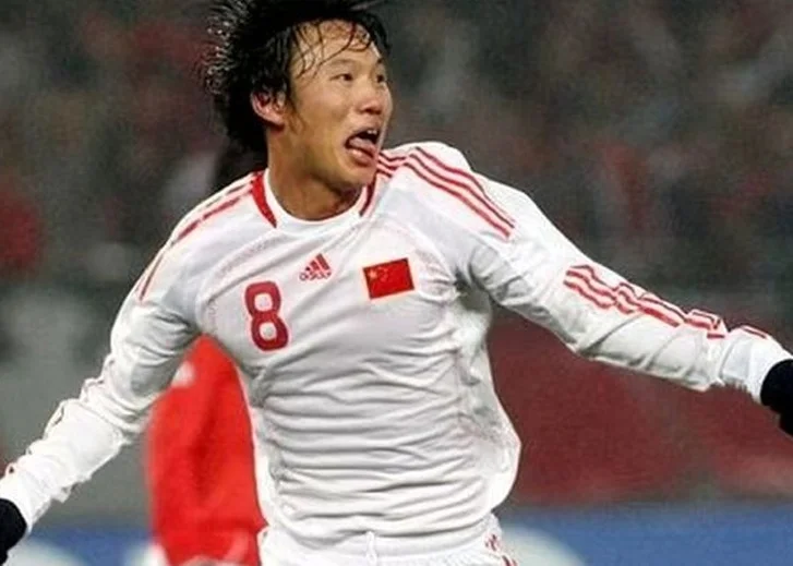 下一个高洪波！邓卓翔带倒数第一5场狂取10分：连升5位！相关图二