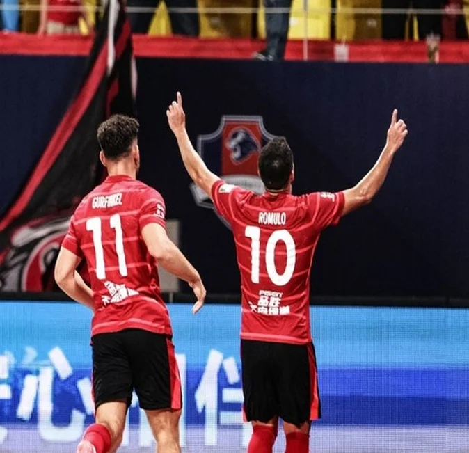 惊险1-0！中超榜首易主，上海申花轰然倒下：4连胜被终结