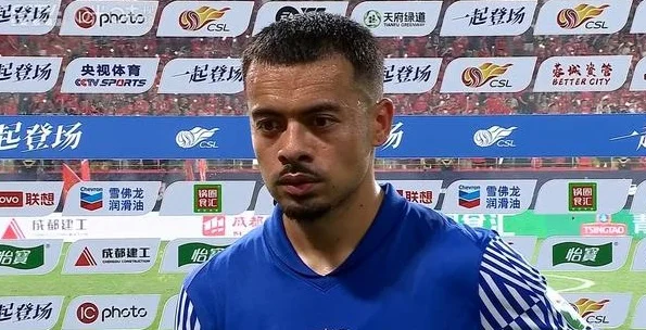 中超10轮积分榜：2队23分，成都蓉城力压申花登顶，仅国安不败相关图二