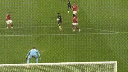 0-2，诺丁汉森林轰然倒下！英超争五再变：3-6名差2分，努诺怒了相关图三