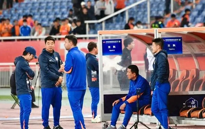 “崔康熙下课”声震耳欲聋！泰山是时候考虑换帅和年轻化了