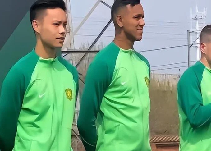 意外！曝海港挖角国安，边路飞翼夏窗或转投上海，曾获李明认可相关图三