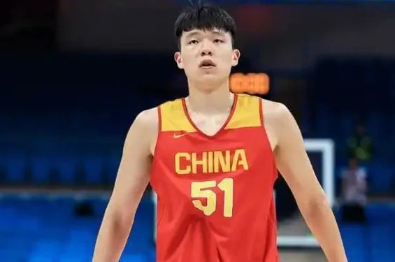杨瀚森启程美国！挥手告别，已入选联合试训，距离选秀还有54天！相关图三
