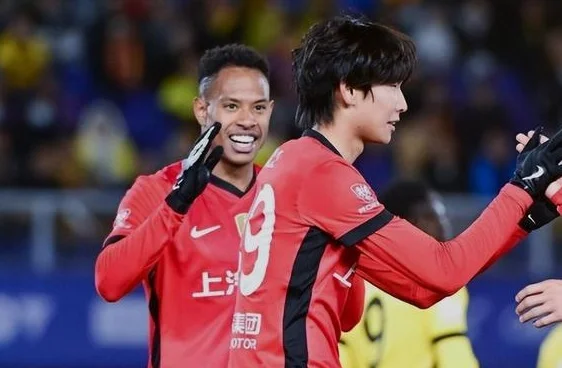 恭喜上海海港！新帅带领球队客场2-0完胜，曾率队在2016赛季夺冠相关图三