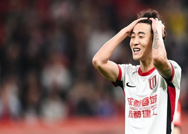 武磊之后，谁能扛起中超本土射手大旗？30岁国脚爆发，赛季8场3球相关图四