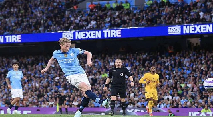 1-0！德布劳内一剑封喉，门框多次救险，曼城双杀狼队，升英超第3相关图二