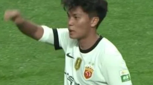 海港VS武汉三镇：陈威坐镇 天才中场新星上位 武磊+莱昂纳多领衔相关图四