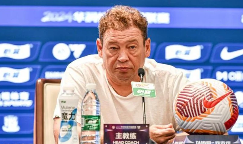 沪媒：斯卢茨基的换人显得中规中矩，并未根据蓉城做针对性改变