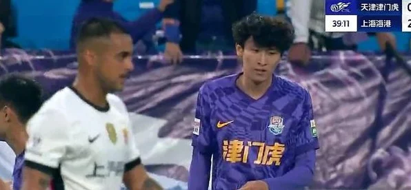 从来不缴械投降？媒体人质疑于根伟：点名谢维军，是不是变相甩锅相关图三