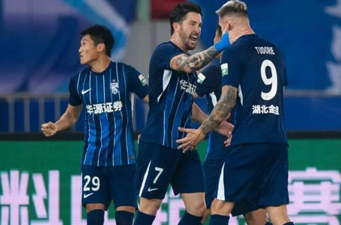 三镇主场硬撼海港抢分，为什么不呢！相关图三