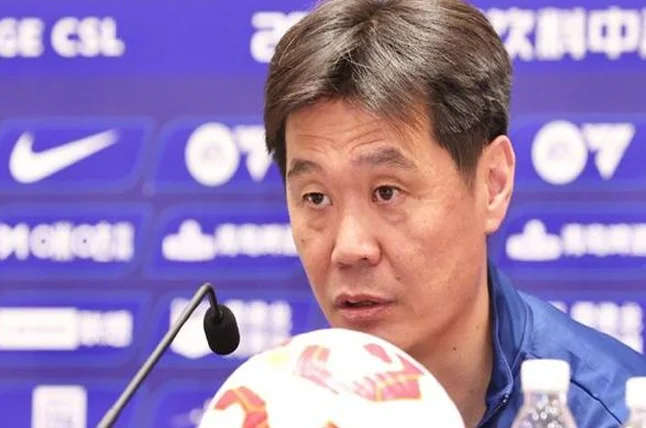 两大土帅谁下课 再就业难了！李霄鹏争口气 谢晖：两队都输不起了相关图二