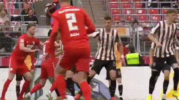 3-1！2-2！德乙2强一夜不败：前三易主，汉堡难了，差1胜回德甲相关图三