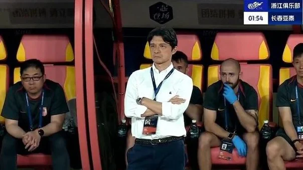 李霄鹏人见人欺 只能收拾谢晖了！场地好好浇水 赛后谁都别怪运气相关图四
