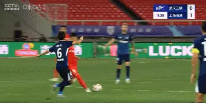 替补左后卫竟演中锋式爆射，残阵海港客胜武汉三镇，王燊超、张琳芃的油箱有油相关图六