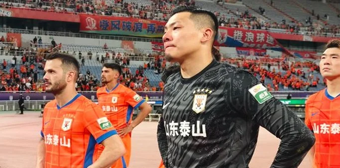 王大雷轮休！于金永时隔8轮再首发 泰山队开启青春风暴？