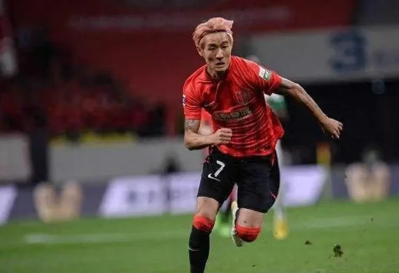 2-1！韦世豪联赛已进4球，成都蓉城先赛3分优势，领跑中超积分榜相关图四