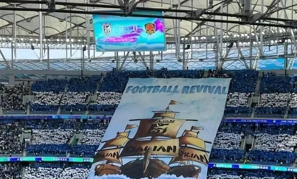 0-2！大连队3分钟丢2球，中后卫组合漏洞百出，主场首败不可避免相关图五