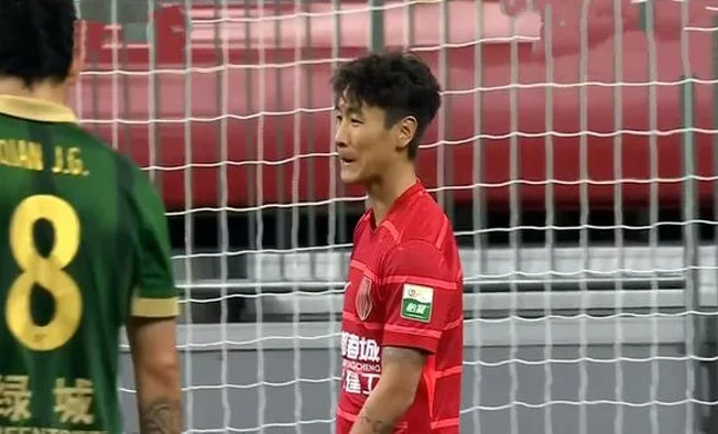 四连胜，成都蓉城2-1浙江巩固头名，韦世豪破门 王钰栋遇遭瓶颈期相关图四