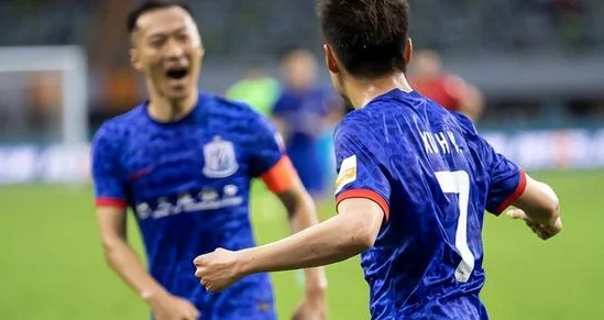 中超争冠初现端倪 成都蓉城最有希望夺冠 最大对手不是海港申花相关图七