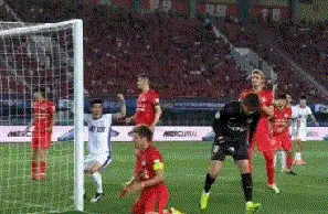 51岁于根伟发威：率队4-3逆转河南，终结2连败，郭皓飙世界波绝杀相关图二