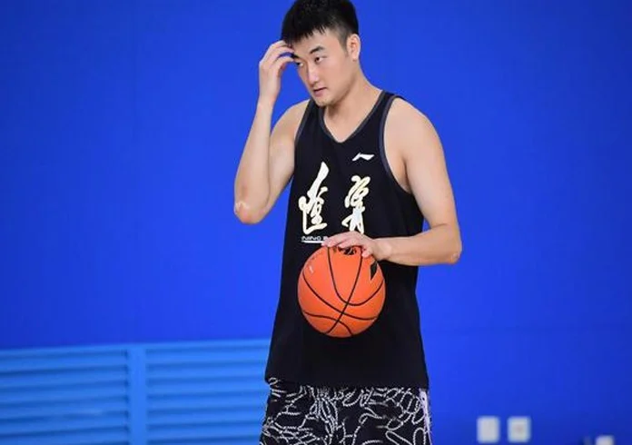 体坛联播｜拜仁提前2轮德甲夺冠，赵心童11比6暂时领先相关图六