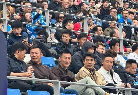 0-2！大连英博轰然倒下，3分钟连丢2球，本赛季主场“首败”相关图二