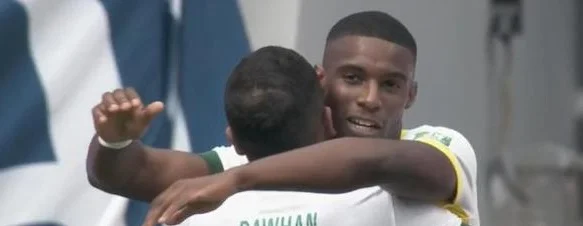 0-2！大连队3分钟丢2球，中后卫组合漏洞百出，主场首败不可避免