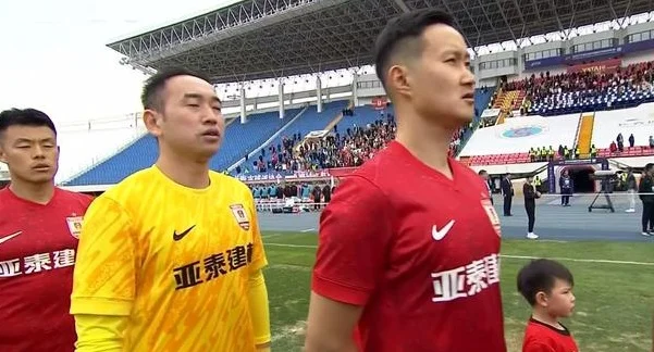 谢晖下课在即，苏亚雷斯非救世主 亚泰败在引援 夏窗押宝巴西边锋相关图四